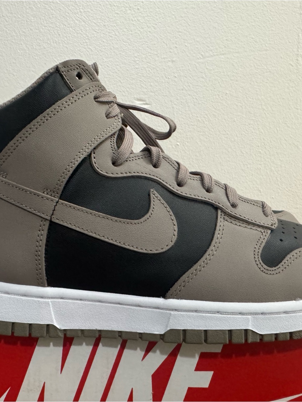 Nike Dunk High Moon Fossil Men’s Size 9.5